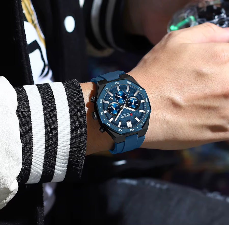 CURREN 8489 Men’s Rubber Strap Watch – Sporty Casual Design