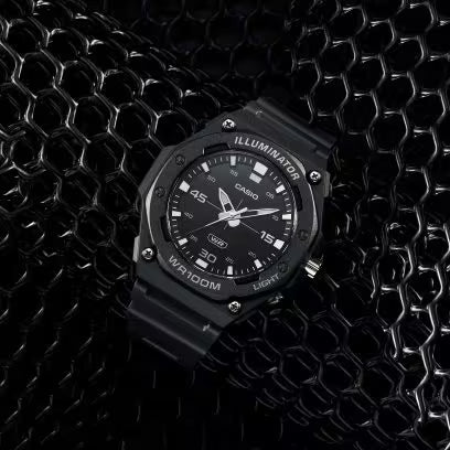 CASIO MW-620H-1AV Men’s Analog Sports Watch – 100M Water Resistant